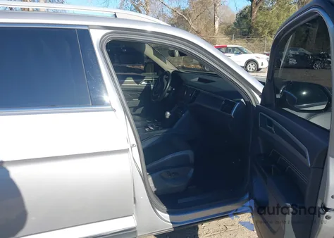 2021 Volkswagen Atlas 3.6L V6 Sel Premium z USA, uszkodzony, nr VIN 1V2TR2CA6MC532116